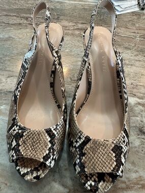 Kelly & Katie Beige and Black Snake-Print Slingback Peep-Toe Heels